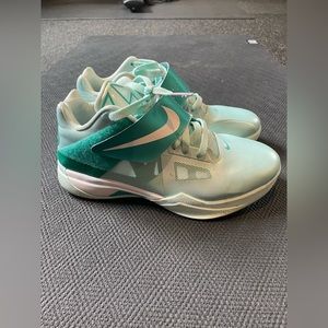 Nike Zoom KD4 Easter size 7y ECU
